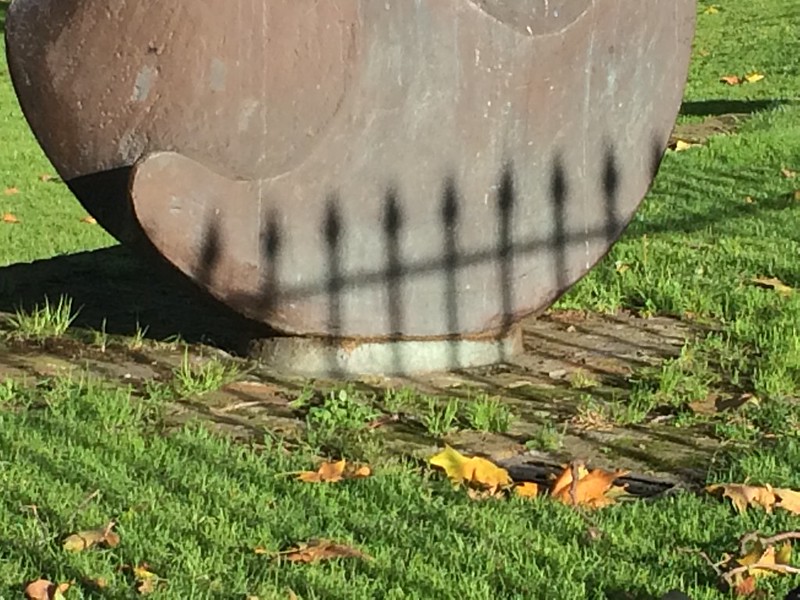325