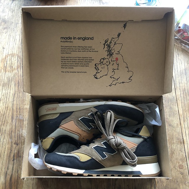 New Balance 577
