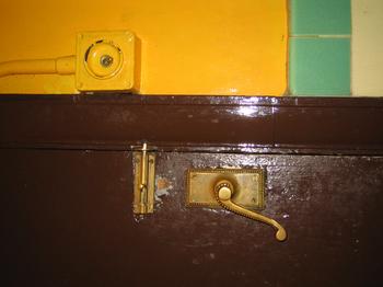 new_piccadilly_door.jpg