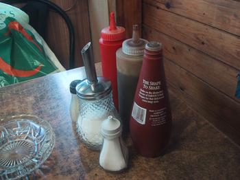 dianas_condiments.JPG