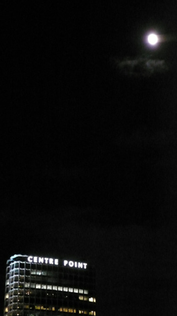 Moonandcentrepoint_2